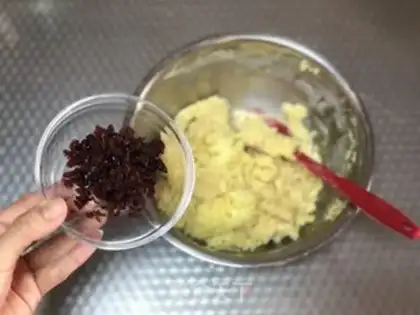 Make Cranberry cheese cookies step 2