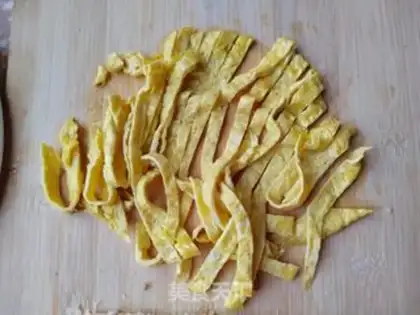 Make Egg-egg toast step 5
