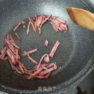 Make Ham sausage and green bean sprouts step 3