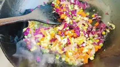Make Five color bacon fried rice step 7