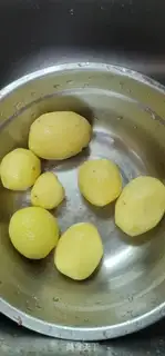 Make Coconut gravy, potatoes step 6