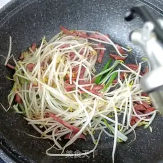 Make Ham sausage and green bean sprouts step 9