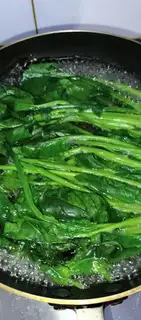 Make Peanut butter spinach step 0