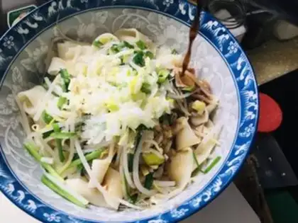 Make Oily pants and noodles step 3