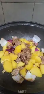 Make Coconut gravy, potatoes step 14