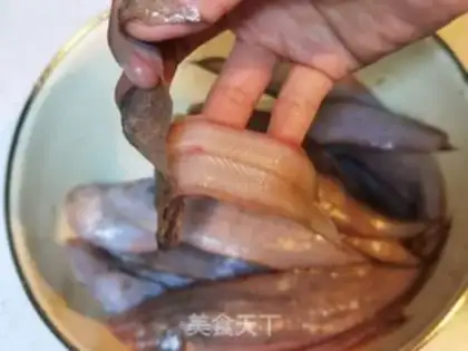 Make Dried pedalfish step 1