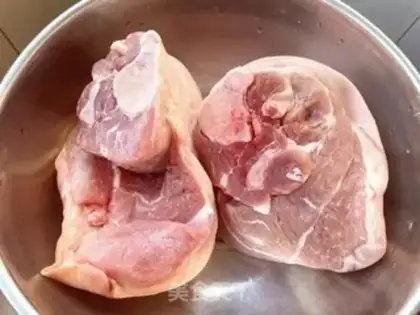 Make Pork elbows step 0