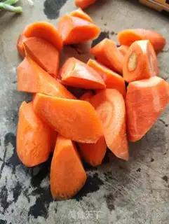 Make Carrots, horses, goats step 1