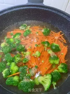 Make A chicken cake with broccoli step 2