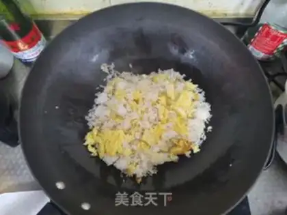 Make Egg oil and rice step 2