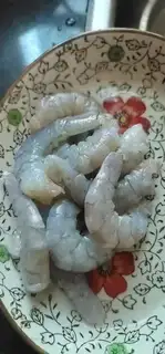 Make Shrimp with broccoli step 1