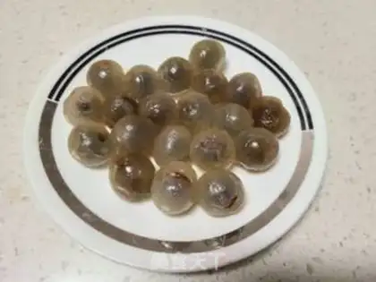 Make Little rice porridge with red dates step 1