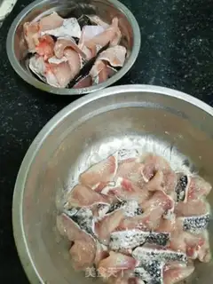 Make The black and blue fish fire line step 2