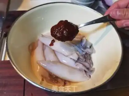 Make Soy sauce and pen and squid step 1