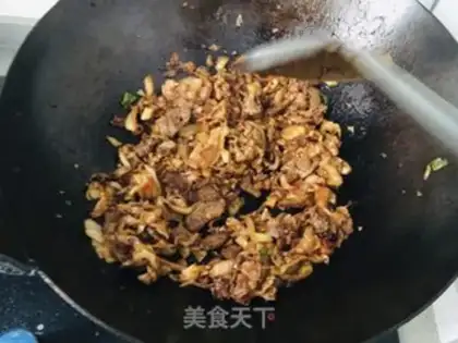 Make Sour sauce and lamb step 9