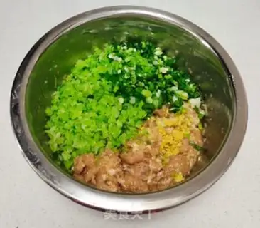 Make Pork celery steam step 0