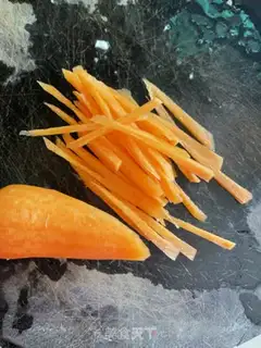 Make Scrambled eggs step 1