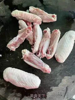 Make The chicken wings and potatoes step 0