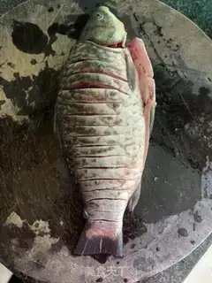 Make The onion fish step 0