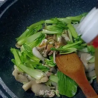 Make Meatcrumbs for oil step 10