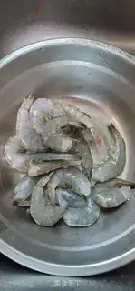 Make Dry garlic shrimp step 1