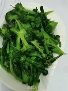 Make Weenie fried broccoli step 5