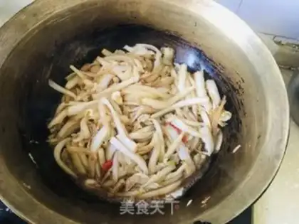 Make The cabbage beats the oil step 7