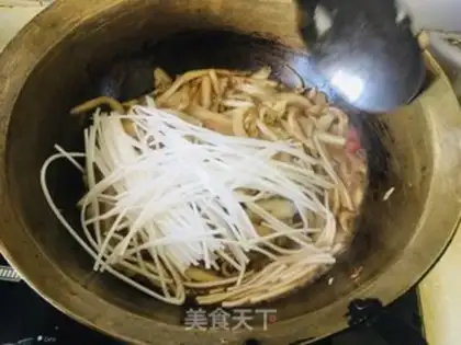 Make The cabbage beats the oil step 8