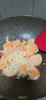 Make Dry garlic shrimp step 8