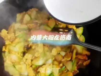 Make Spicy egg noodles step 8