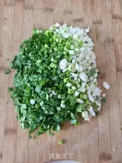 Make Garlic sprouts step 1