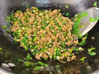 Make Garlic sprouts step 3