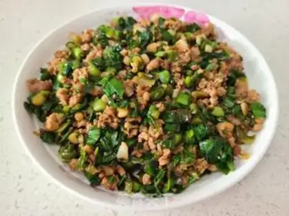 Make Garlic sprouts step 4