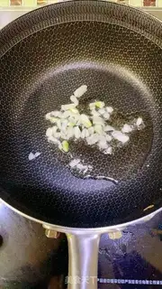 Make Potato cucumber fried eggs step 1