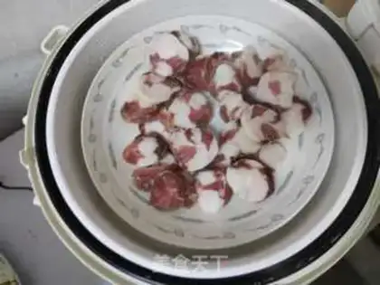 Make Sausage fried hand tore the dishes step 1