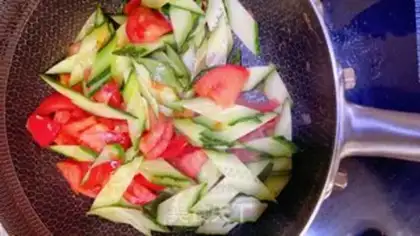 Make Potato cucumber fried eggs step 2