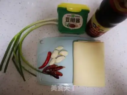 Make Spicy sauce, tofu skin step 0