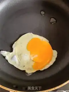 Make Egg fried river powder step 2