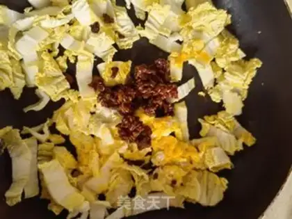 Make Egg fried river powder step 5