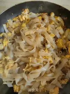 Make Egg fried river powder step 8