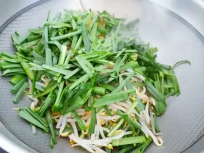 Make Soccer bean sprouts step 3