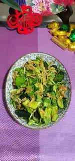Make The cucumber by the skirt step 9