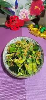 Make The cucumber by the skirt step 10