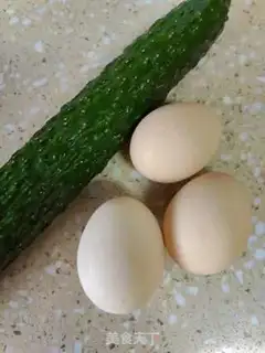 Make cucumber fried eggs step 0