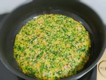Make Breakfast eggcake step 2