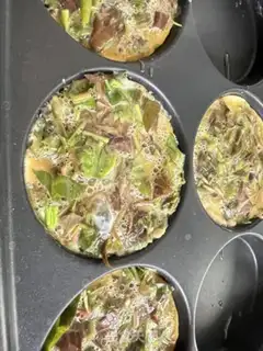 Make Scrambled eggs step 1