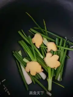 Make The salt hand tore the chicken step 1