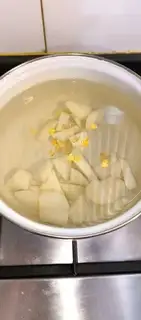 Make Xinjiang Sydney soup step 2