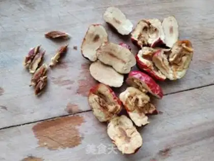 Make Cinnamon walnut dates step 1