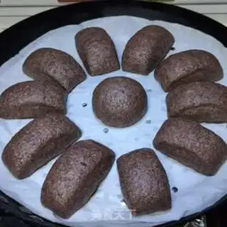 Make Black wheat buns step 4